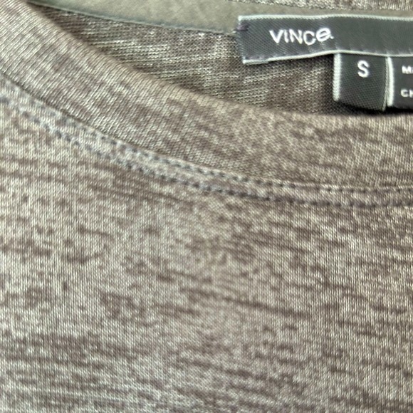Vince metallic silver grey short sleeve t-shirt, small/medium - Picture 3 of 5